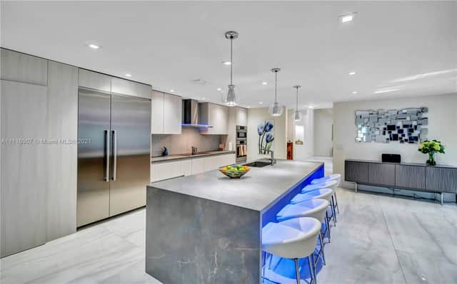 PEMBROKE PINES, Fl