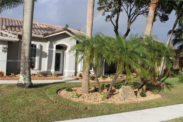 LAUDERHILL, Fl