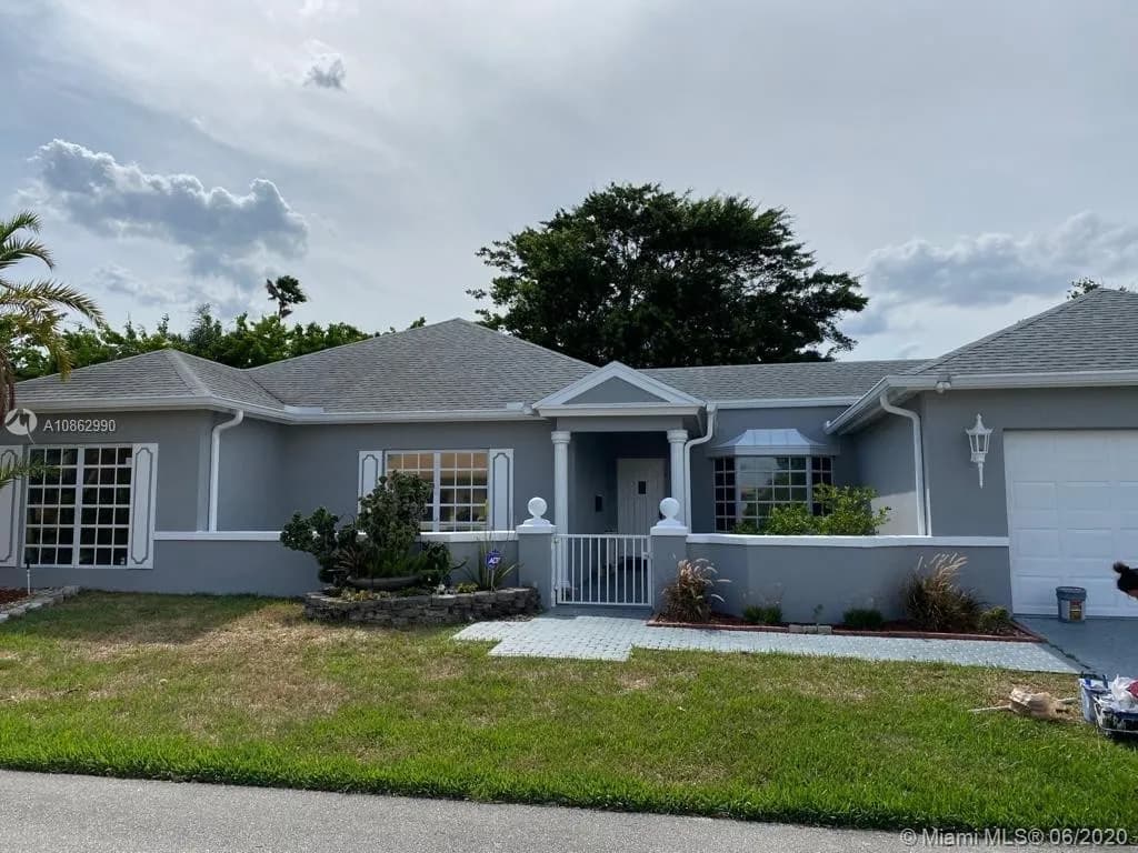 4511 Queen Palm Lane - Image 1