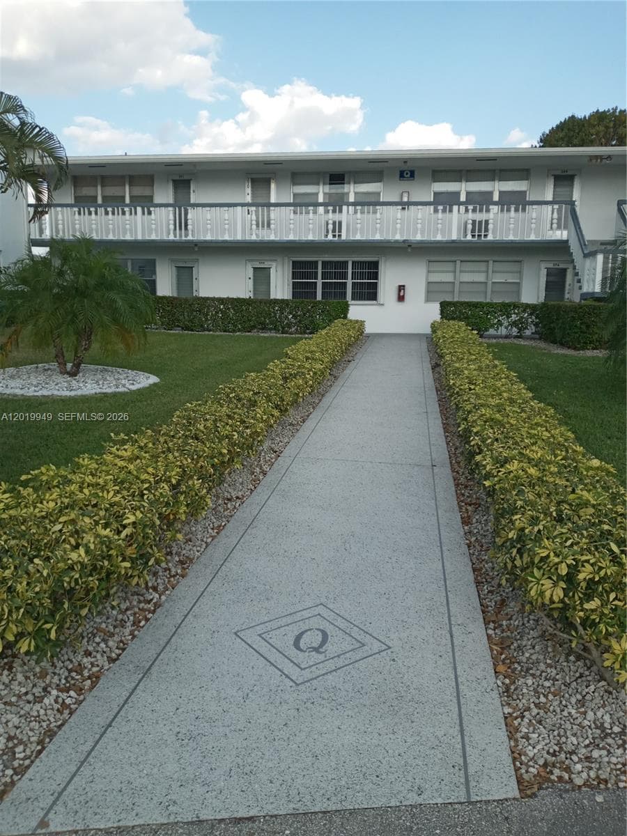 390 Windsor Q # 390, West Palm Beach FL 33417 - Image 1