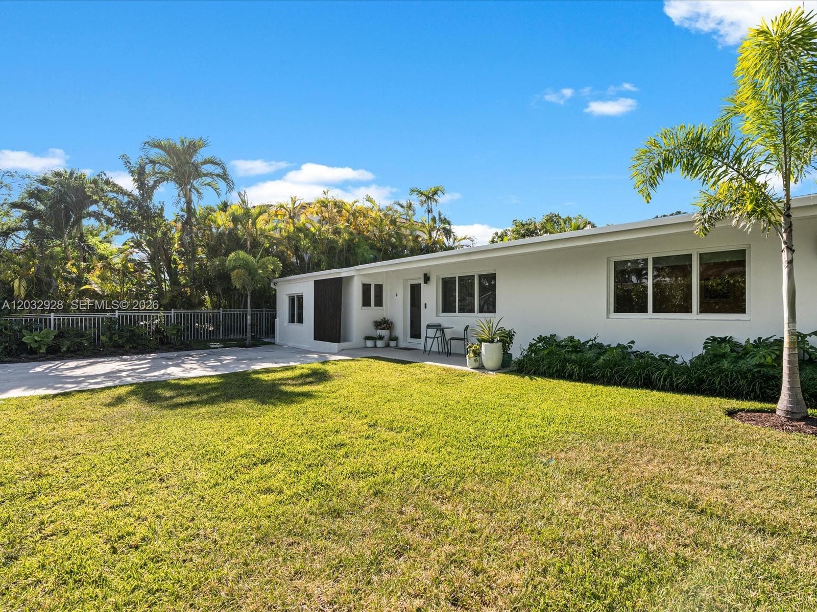 1945 Alamanda Dr, North Miami FL 33181 - Image 1