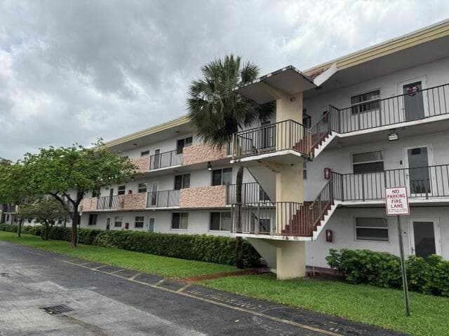 6005 Del Lago Circle # 305, Sunrise FL 33313 - Image 1