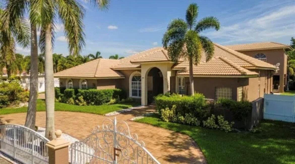 423 NE 3rd Street, Pompano Beach FL 33060 - Image 1