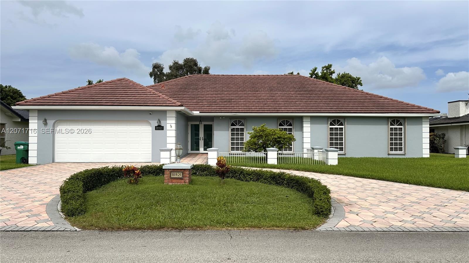 18921 W Oakmont Dr, Hialeah FL 33015 - Image 1