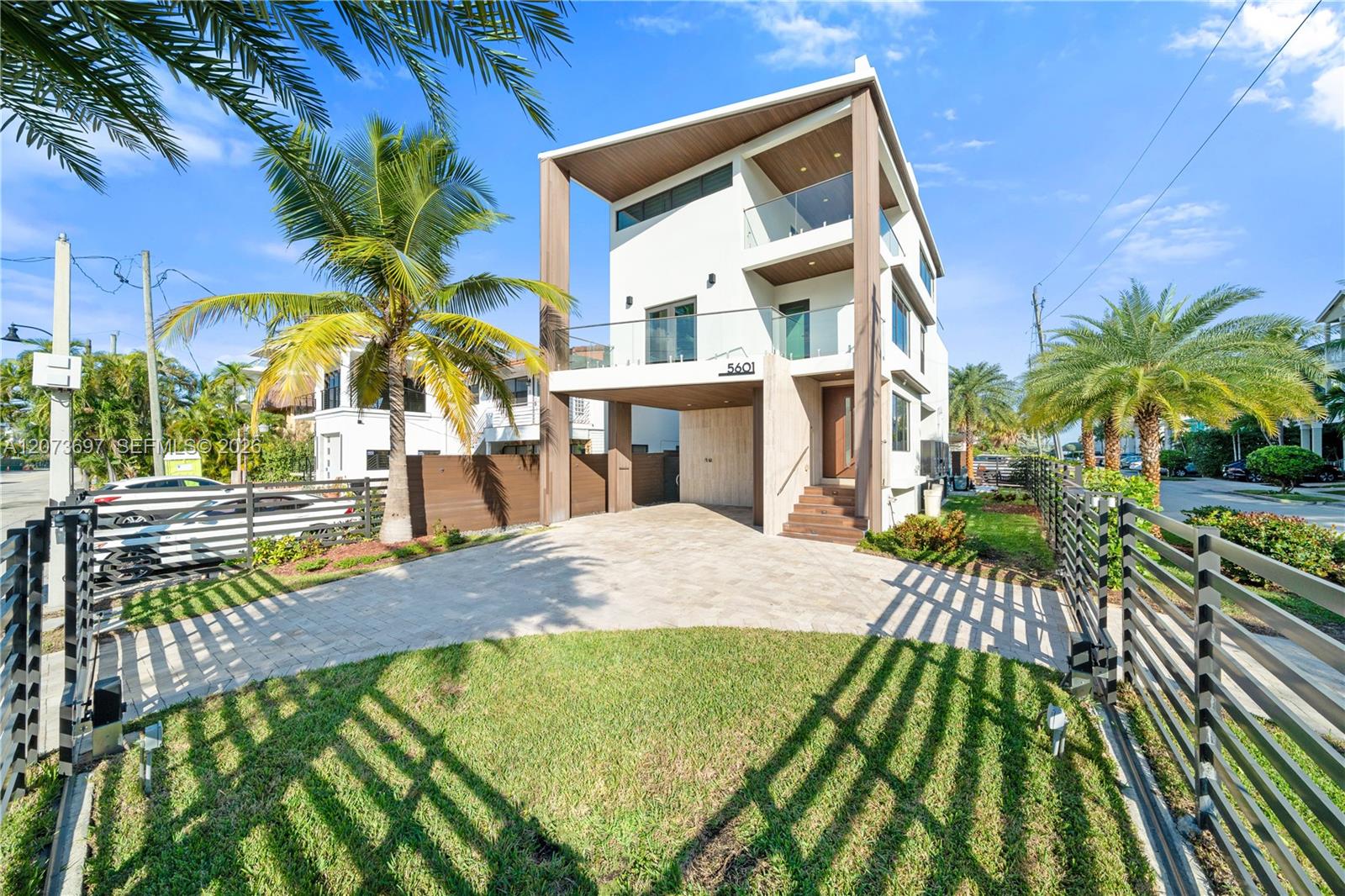 5601 N Ocean Dr, Hollywood FL 33019 - Image 1