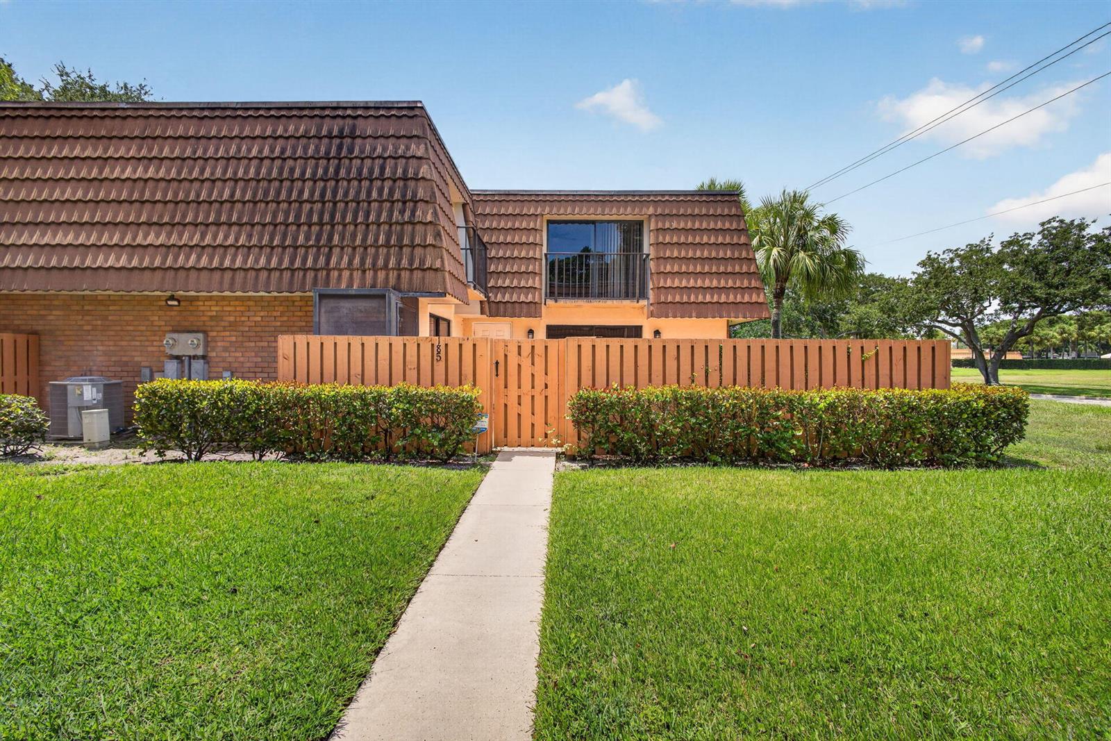 185 Charter Way, West Palm Beach FL 33407 - Image 1