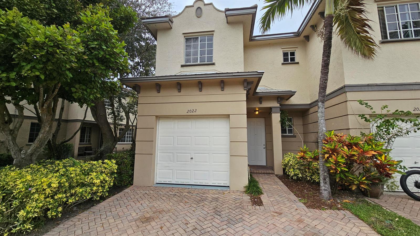 2022 ISLAND Drive, Riviera Beach FL 33404 - Image 1