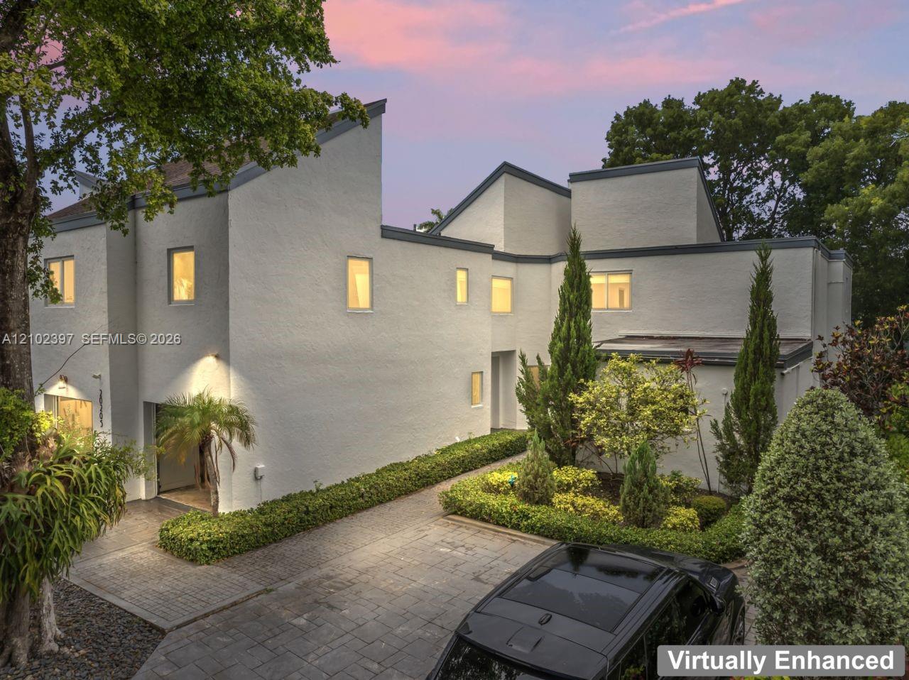 20205 W Oak Haven Cir, Miami FL 33179 - Image 1
